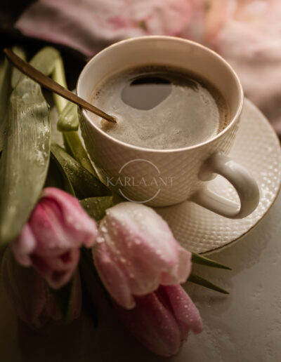 Fotografia produktowa biała filiżanka, kawa